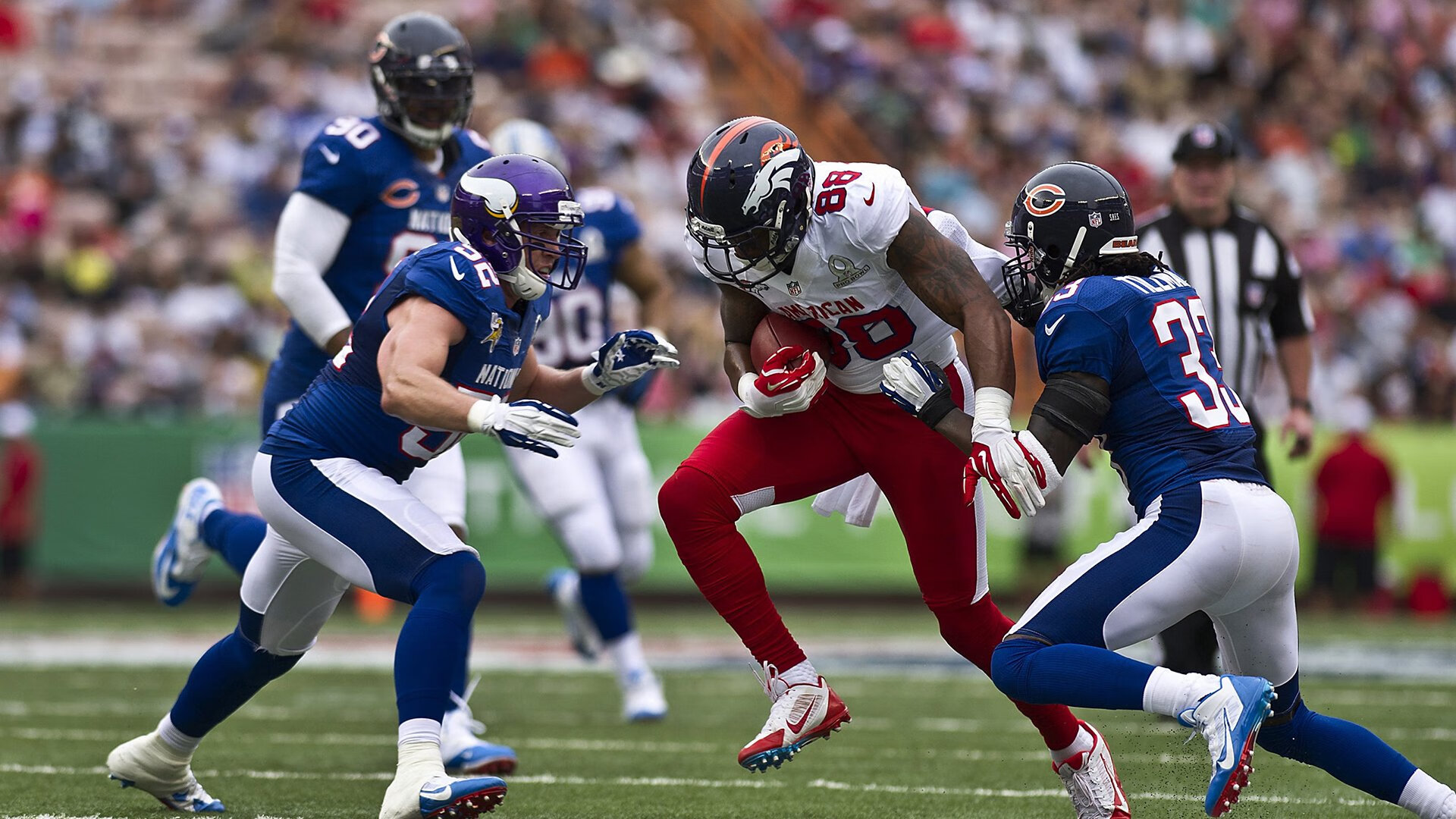 “快艇冲浪赛：东三叉湖赛场成为速度与激情的巅峰对决”